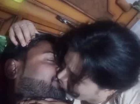 Desi Duo Romance And Kissing , Free Pornography Ea