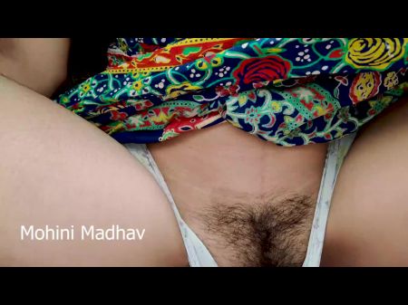 妻子最好的朋友Madhu与印地语音频一起在酒店色情片中搞砸了