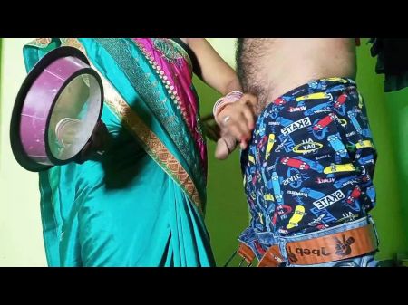 Karwa Chauth Special Bengali heiratete Ehepaar erstes Sex und hatte Blowjob im Raum mit klarem Hindi -Audio 