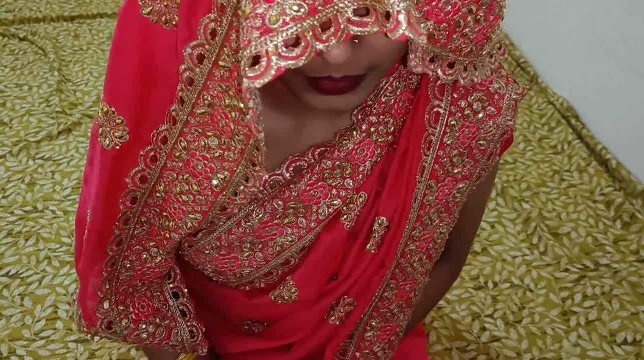 Indian Desi Village Bhabhi Was Cheat Her Husband And First Ever Time