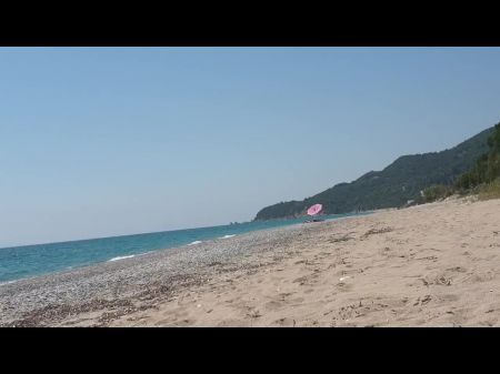海滩上的一天2：免费高清色情视频72 