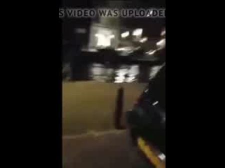 Женщина трахается на улице, бесплатное порно видео E2 