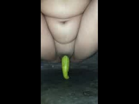 Desi Lady Trying Cucumber Into Her Right Pussy: Pornography A5