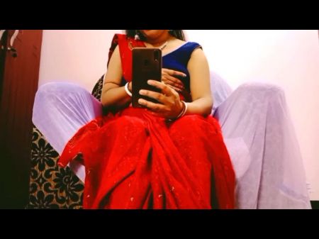Bhabi Dirty spricht mit ihrem Freund, der Muschi zeigt: Porno 69 