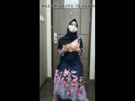Горячий хиджаб мастурбирует до сквирта, порно Eb 
