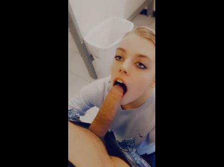 Teenager Making Blowjob Boss’ Penis In Public Toilet For A Raise