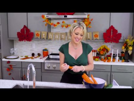 Dee Williams Füllung ihrer Thanksgiving Muschi: Kostenloser Porno 98 