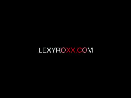 Riesenschwanz für ein kleines deutsches Mädchen Lexy Roxx: HD Porn 24 