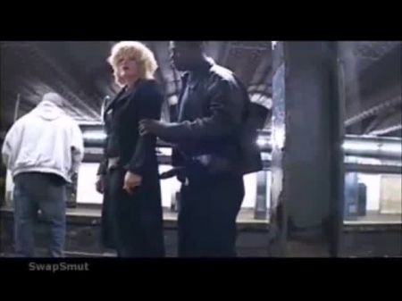 Heiße Frau fickt BBC in Subway Station, Porno Fe 