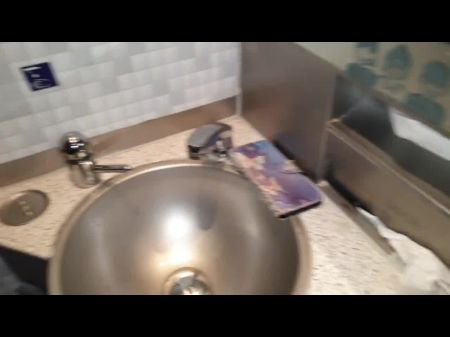 Auf Der Zug Toilette Eine Traperin Gefickt: Free Hd Pornography 64