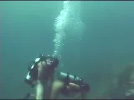 Shraddha在水中性交，免费印度美丽的女孩性色情视频