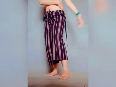 Horney Damsel Undressing Fully Bare Tharki Ladki: Porno 9b