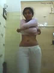 Desi Selfie Boobs Show ، Free XXX Boobs Porn 19 - Xalabahia.com