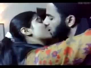 pakistani guy molvi smooches girlfriend , pornography 90 ...