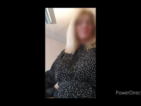 Kurviger Und Geile Reife Milf In Strumpfhosen Spielt Mit Sich Selbst Im Büro 