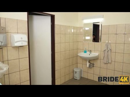 Bride4k مغلقة WC Adventure ، Free Bride4K Porn AF 