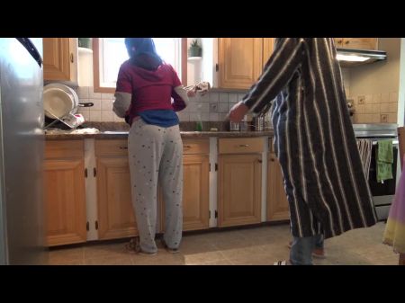 Moroccan Wifey Gets Internal Cumshot Doggystyle Fuck In The Kitchen