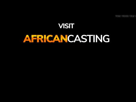 فاتنة أفريقية نحيفة مارس الجنس بواسطة الديك الأبيض الكبير: إباحي مجاني 