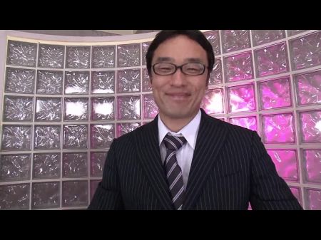 الأزواج يتبادلون الجنس الهواة في النادي الخاص الياباني للنساء المتزوجات 