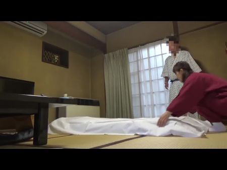 Teasing A Housekeeper Who Came To Lay Out A Futon: Pornography 17
