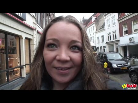 Stranger se folla a una criada morena holandesa que ama el anal 