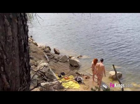 Секс втроем на берегу озера для шлюховатой Барби Бэнкс — Порно от chelmass.ru