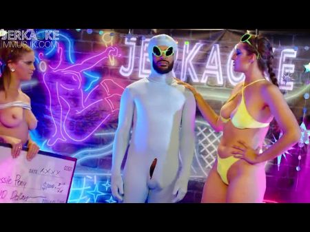 Alien Jerkaoke - These Fat Aliens Are Out Of This World