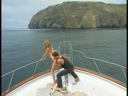 Dangled Boy Gets Head On A Boat From A Gorgeous Blonde Then Fucks Her