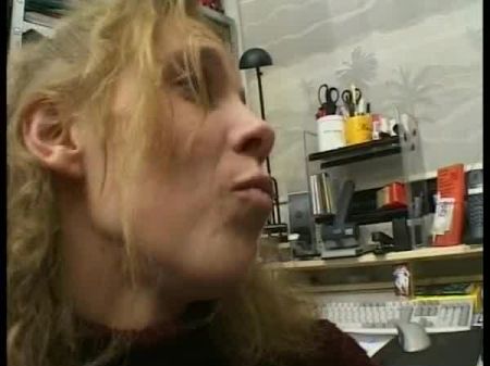 Er Fickt Siedirekt im Büro Weg im Jahr 1982: Porno vgl. 