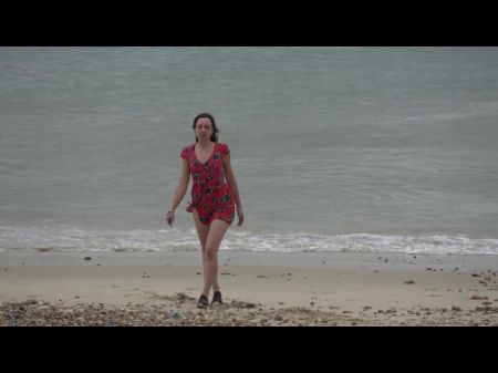 Natasha Consolador En Bournemouth Beach, Hd Porn E3 