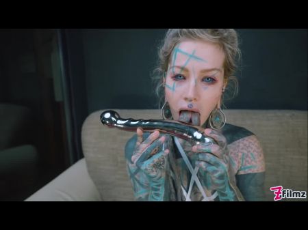 Anuskatzz Pushes A Stainless Steel Faux-cock Up Her Culo