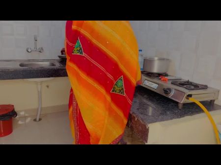 Javaan Bahu Ko Sasur Ji ne Ghar Ki Kitchen Par Akela Paakar Kiya Sex in Law in Home Kitching Pucking بعد الحصول على وحيد 