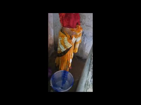 Bhabhi Suhagrat Karke Toilet Per Naha Kar Maja Le Raha Hai Hindi Solo Fuckfest