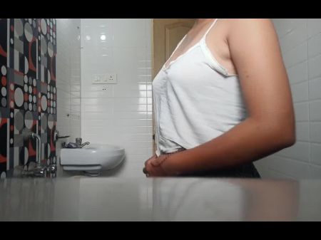 Priya Nahate Hui . Taking Bathroom In Oyo Apartment