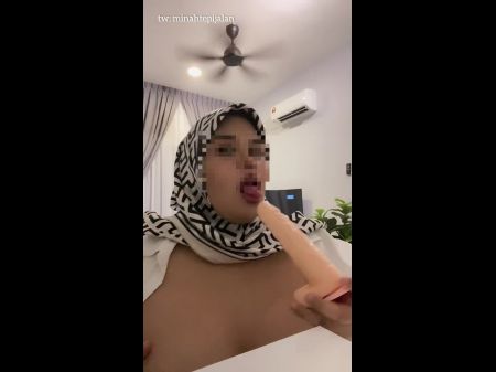 Hijabi Woman Suck Fuck Stick