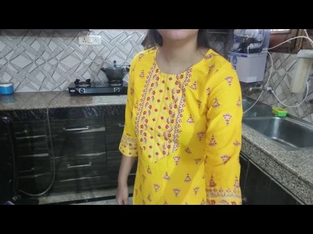 Desi Bhabhi Kitchen Me Khana Bana Rhi Thi Tbhi Dever Ne Piche Se Li Bhabhi Ki