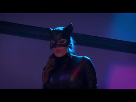Catwoman Porno - Madelyn Marie And Alexa Nicole Sexual Intercourse 2 Folks During Roleplay Lovemaking