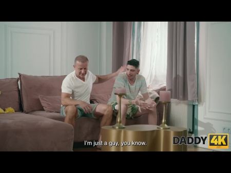 Daddy4k. هل تعلم أن الأرائك هي سبب رؤية النفق؟ 