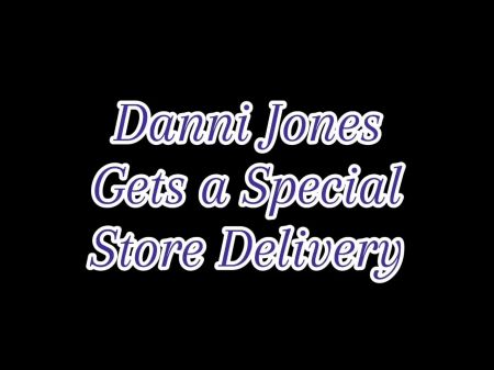 Amazing Marure Mummy Danni Jones Gets A Exclusive Store Delivery