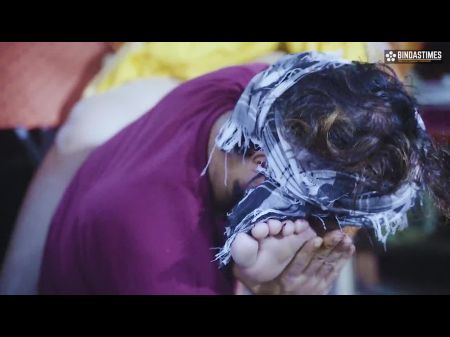 Desi Bihari Bhabhi Kaamwale Ke Sath Chatwa Ke Kia Chudai Rasoighar Ke Andar ( Hindi Audio )