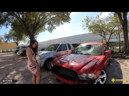 Roadside - Latina Shags Her Car Mechanics Cock For A Favor