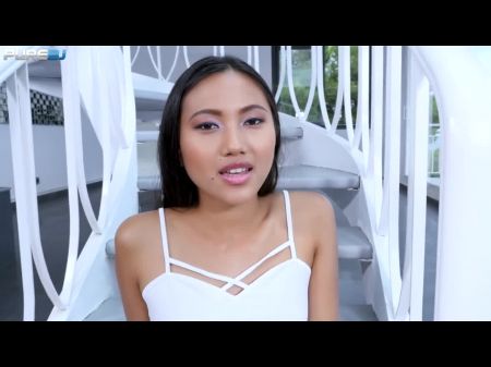 Kleine Titten Asian Babe gibt einen erstaunlichen Blowjob in POV 