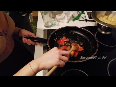 Foodporn Ep.1 лапша и обнаженная китайская девушка готовит в нижнем белье и отстой Bbc на десерт 4k 烹饪 表演 
