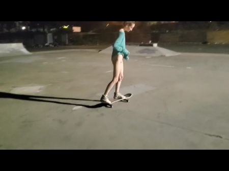 Nude Skateboarding