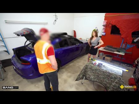 Roadside - Big-titted Milf Gets Screwed By Car Mechanic