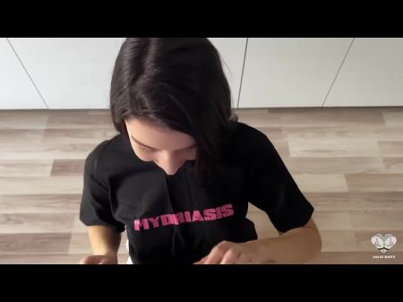 Kam Zu Einem Mann, Um Hausaufgaben In Einem Mydriasis T -shirt Zu Machen Und Wurde Hart Gefickt 