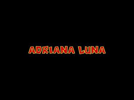 Latina Adrianna Luna获得了奶油狗的风格