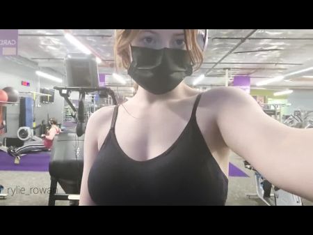 Nubile Showcases In Audience Gym To Get Guy