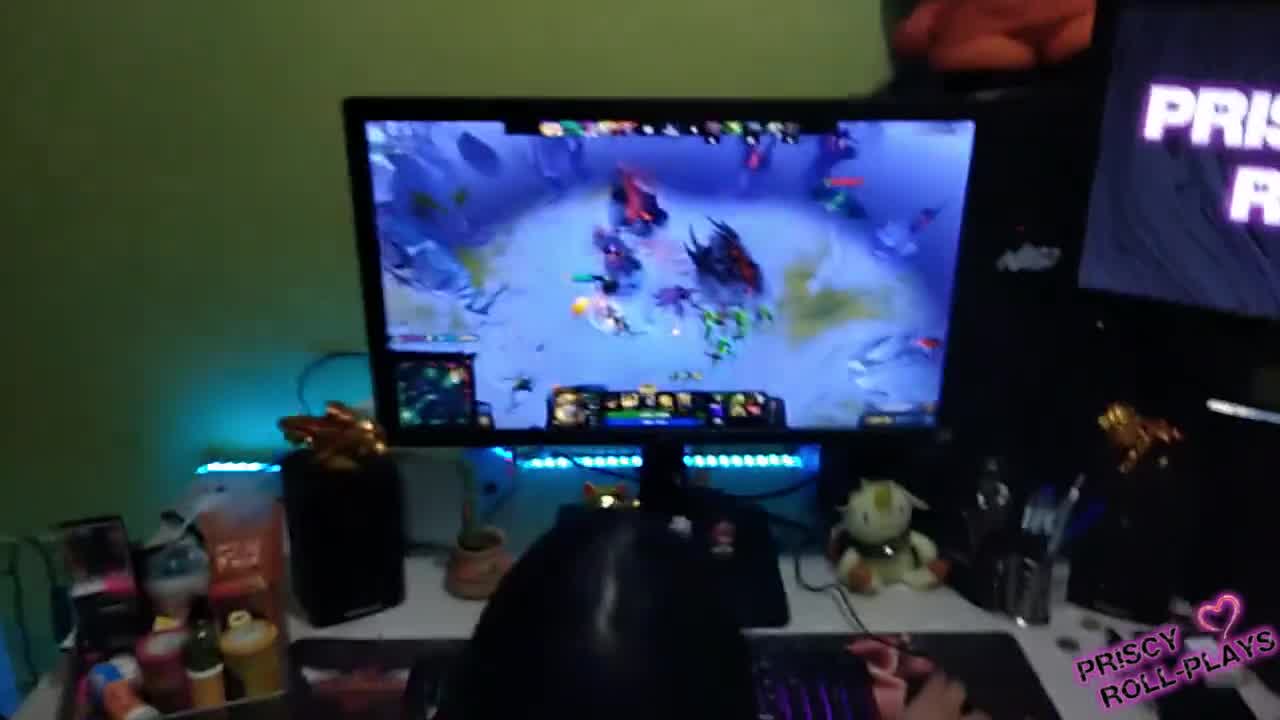 Me Follo A Mi Amiga Mientras Ella Juega D0ta 2 - Xchica.com