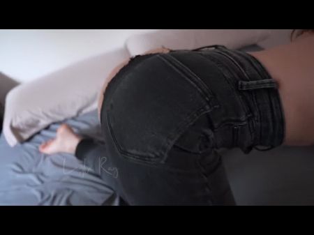 Giant Bum Babe In Torn Jeans Gets Creampied In Doggystyle